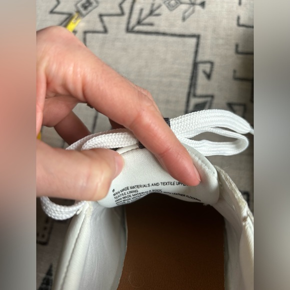 NWOT Universal Thread sneakers sz 8 - Picture 4 of 7